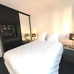 3 Pieces Proche Tour Eiffel