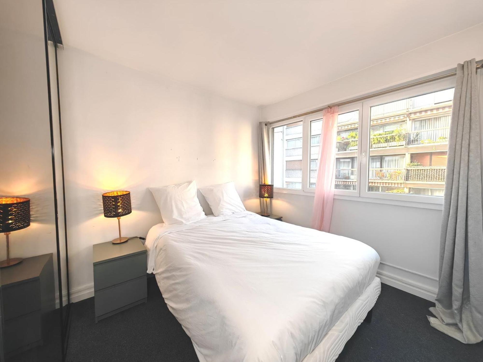 3 Pieces Proche Tour Eiffel *