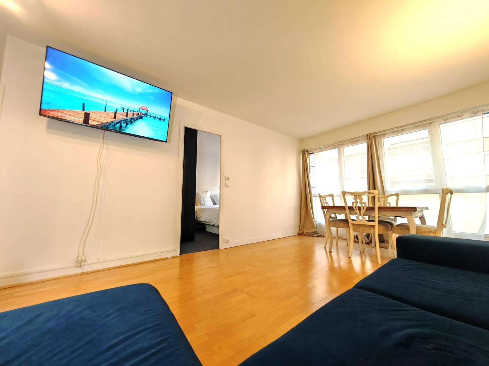 3 Pieces Proche Tour Eiffel Apartment *