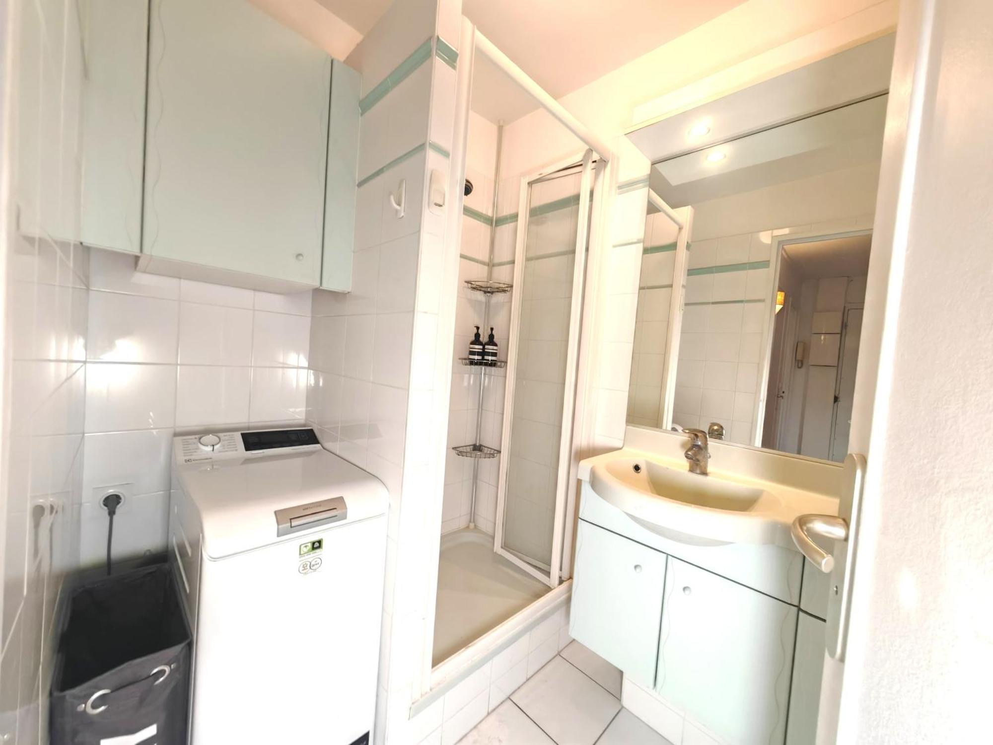 3 Pieces Proche Tour Eiffel *