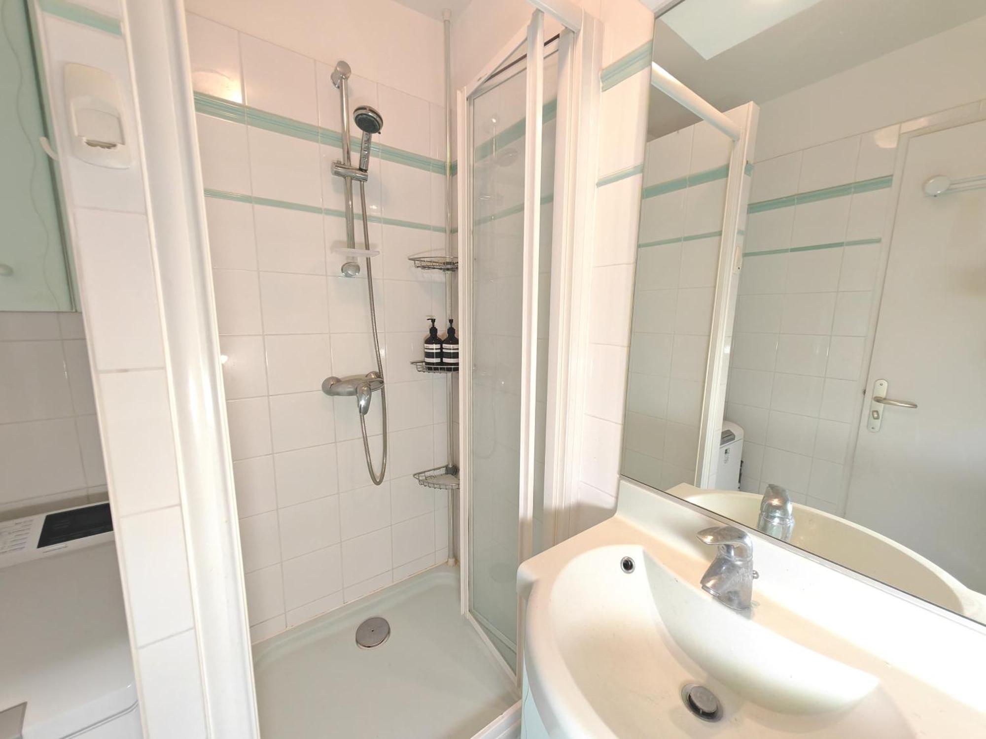 3 Pieces Proche Tour Eiffel *